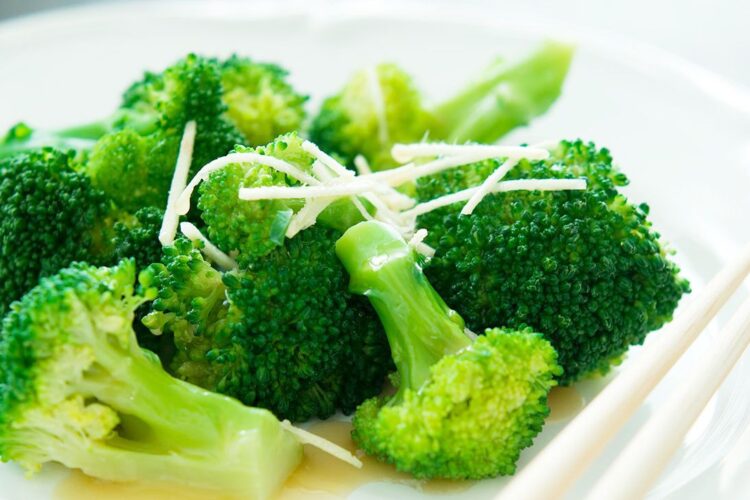 Boiled broccoli salad